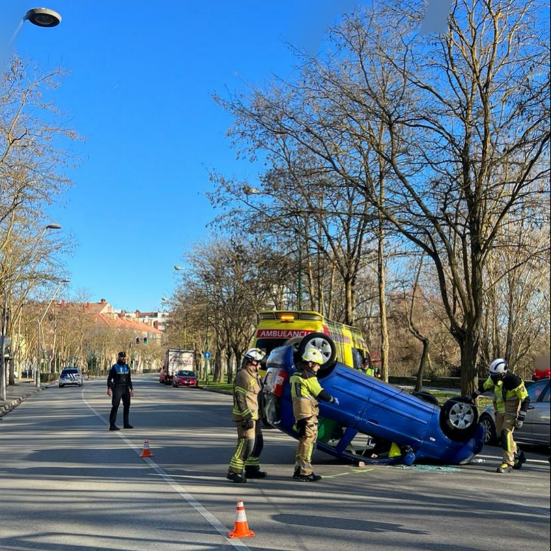 Sucesos Burgos Herida una mujer tras el vuelco de su vehículo